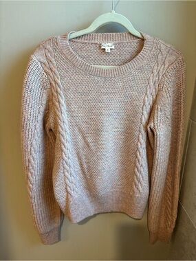 Hem & Thread Cable Knit Crew Sweater